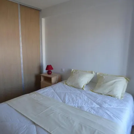 2 Pieces Au Coeur De La Rochelle, Ideal Pour 2 Personnes - Fr-1-551-33 *