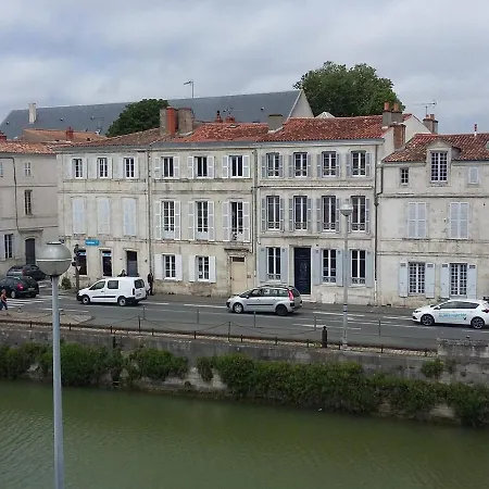 Apartment 2 Pieces Au Coeur De La Rochelle, Ideal Pour 2 Personnes - Fr-1-551-33